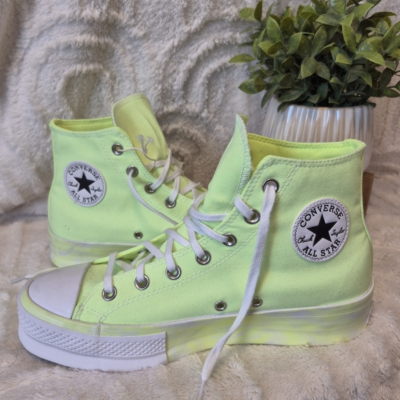 Converse Chuck Taylor Lift Platform Sneakers Volt Glow Yellow Women's Sz 9.5 NEW - Picture 10 of 14